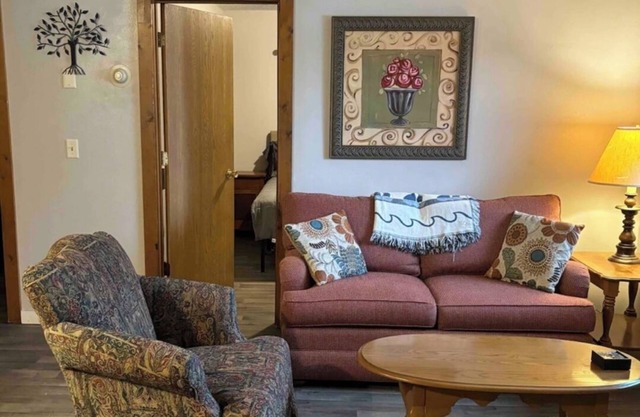 Cozy Pine City Hideaway