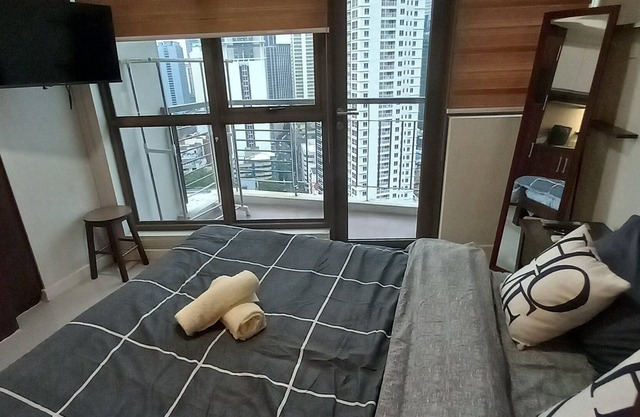 Cozy Place With City View - KL Tower Makati