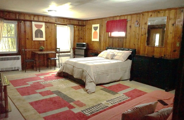 Cozy & Private Guest Suite w/Bath & Separate Entry