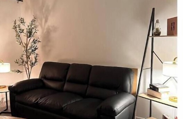 Cozy Private Room Main Floor Dedicated WorkSpace