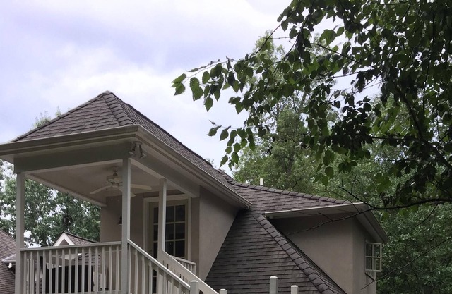Cozy, private studio, perfect for solo/couples, in private, safe, wooded setting