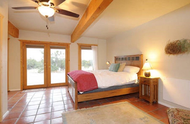 Cozy Private Studio with Big Skies and Junipers