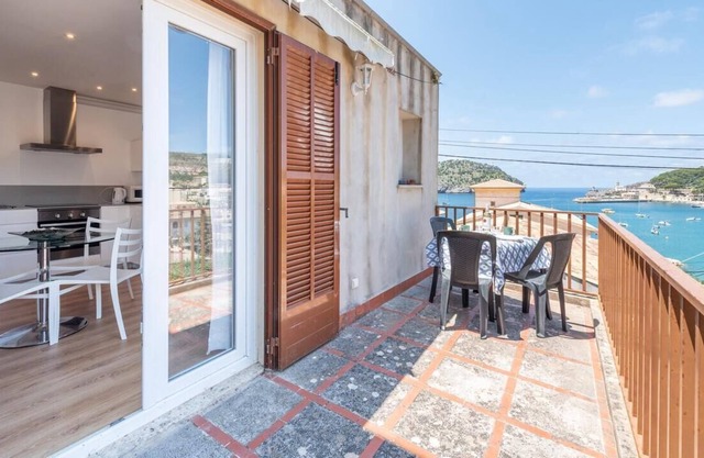 Cozy property with incredible sea views. FREE WIFI