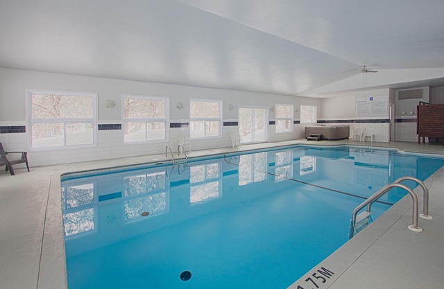 Cozy retreat Mountain View’s on Mont Sainte Anne, 1 bedroom condominium AC