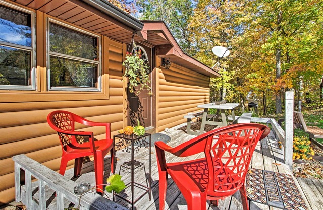 Cozy Retreat w/Fire Pit < 1 Mi to Mille Lacs Lake