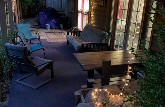 Cozy Rocky Butte Guesthouse with Beautiful Garden