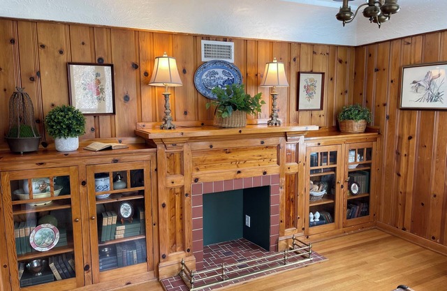 Cozy Rogue Bungalow in beautiful Rogue River Valley! n