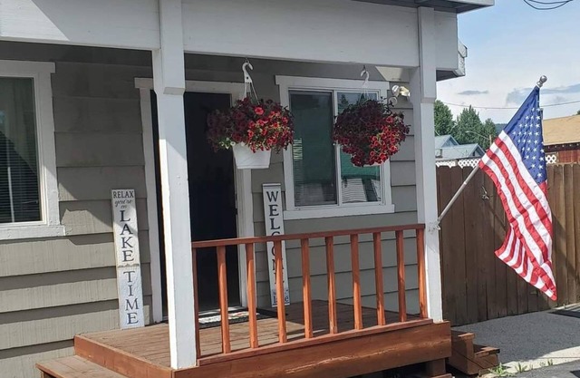Cozy Romatic Family Mountain Retreat Close to ALL!