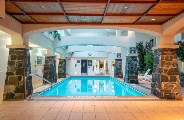 Cozy Room in Banff with Air-Conditioning