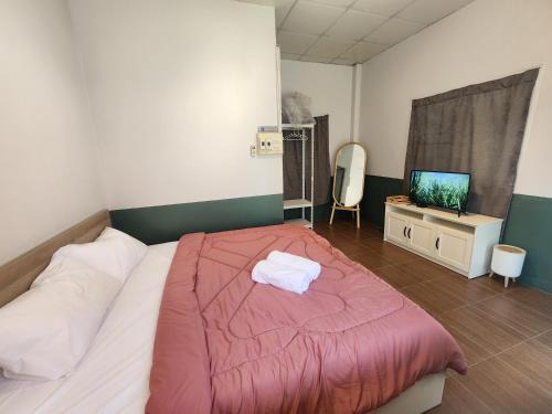 Cozy room near MRT Fai Chai