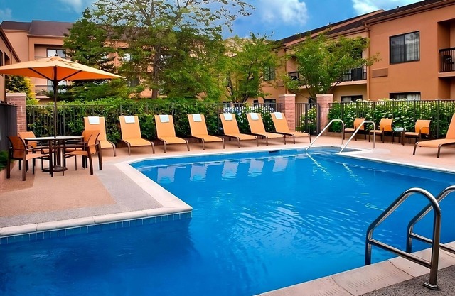Cozy Room w/Hot Tub, Pool Access, and Free Parking Near Naval Station Newport
