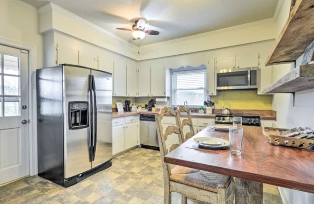 Cozy, Rural Retreat just outside Raleigh