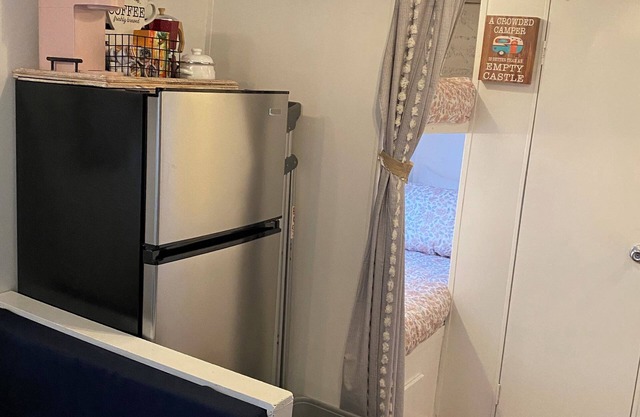 Cozy RV in Brilliant Bacliff with AC