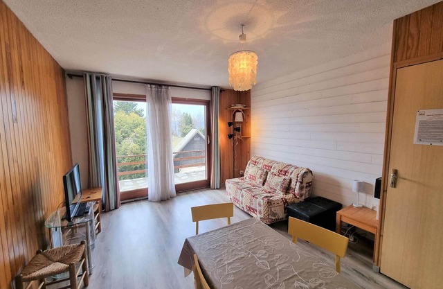 Cozy Studio for 4 with Balcony in Saint-Michel-de-Chaillol – Mountain Views, Pet-Friendly