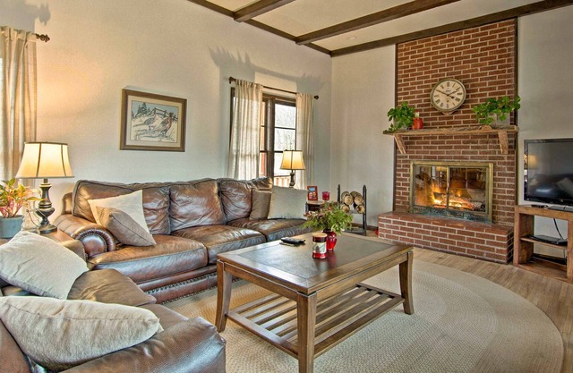 Cozy Sand Springs Home-Mins to Keystone+Tulsa