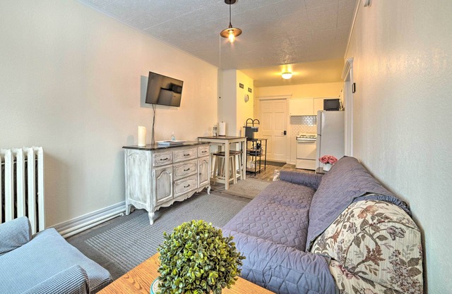 Cozy Sault St Marie Apartment - Walk to River