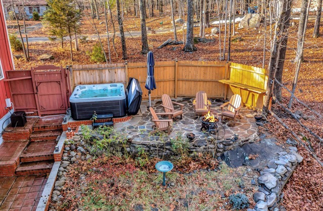 Cozy Scenic Mountain Getaway Hot Tub, Sauna & Game Room near Bushkill & Shawnee