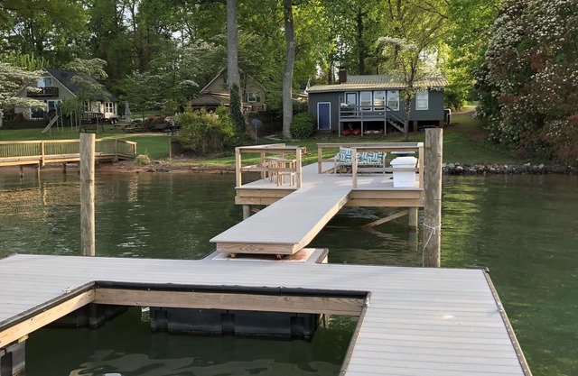 Cozy, Secluded Cottage With Great Views of Lake Norman - Right On The Water