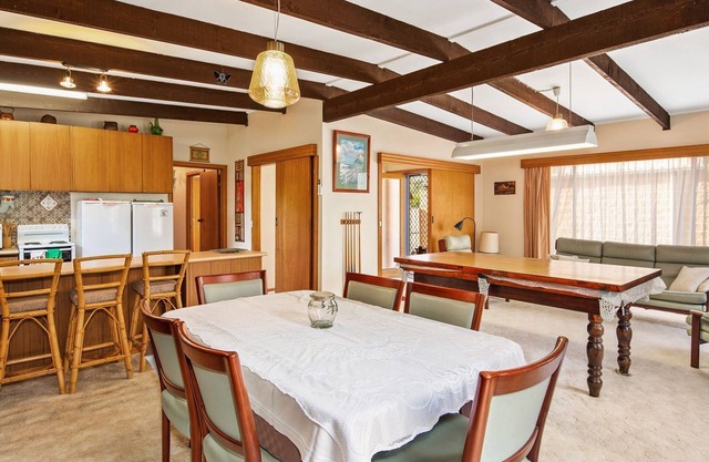 Cozy Silverleaves Cottage