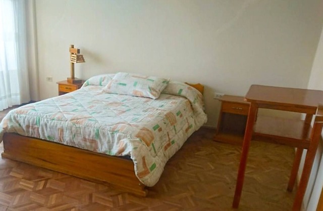 COZY SIMPLE ROOM IN FAMILY HOME
