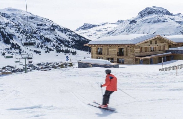 COZY SKI RETREAT