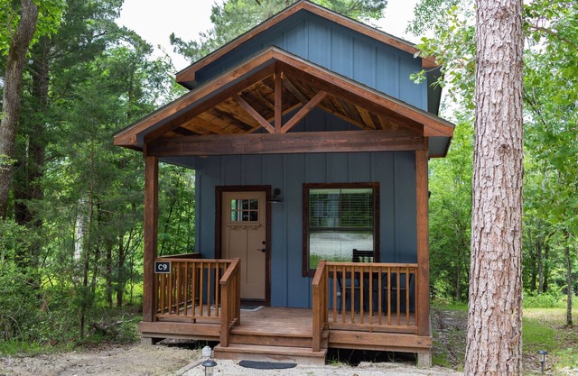Cozy, Spacious, and Right on the Banks of Rocky Creek, Two Creeks Crossing Resort
