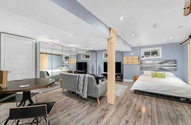Cozy & Spacious Basement Apartment with Free Parking