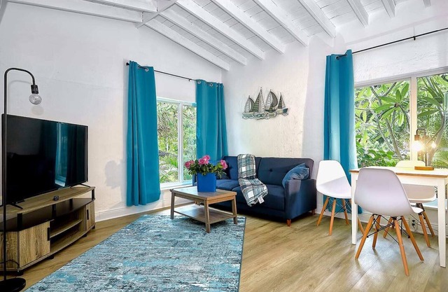 Cozy spacious Studio With Private small Backyard. Pet Friendly
