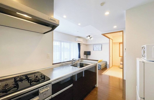 Cozy Stay in Naniwa Ward, 9-Min Walk to Namba Station