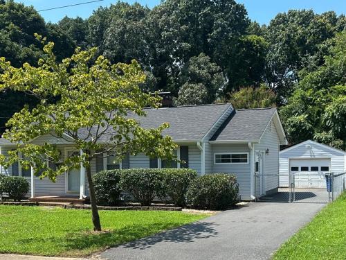 Cozy Stay Near DT with Deck and Yard