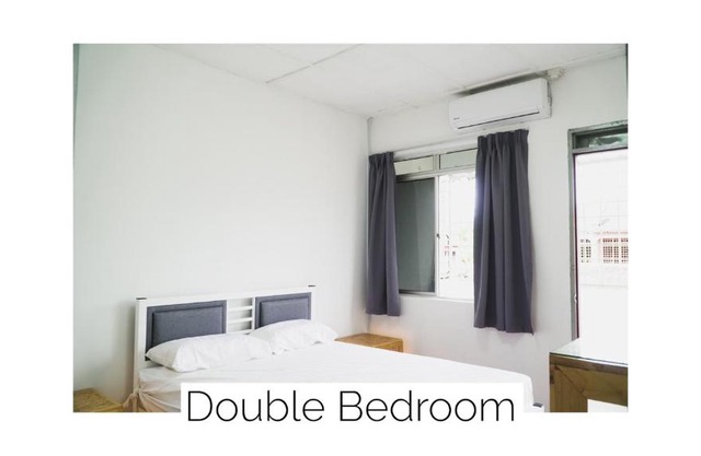 Cozy & Strategic Located Alor Akar Guest House