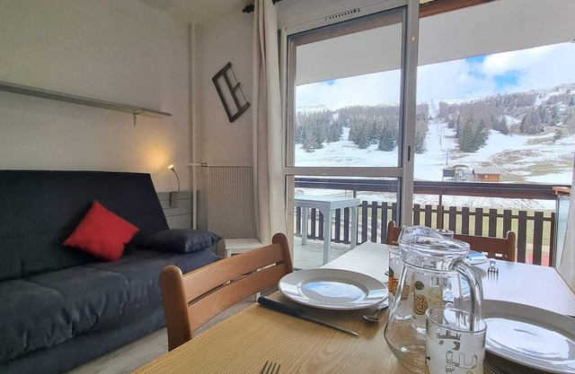 Cozy studio 50m from slopes with Wifi and parking