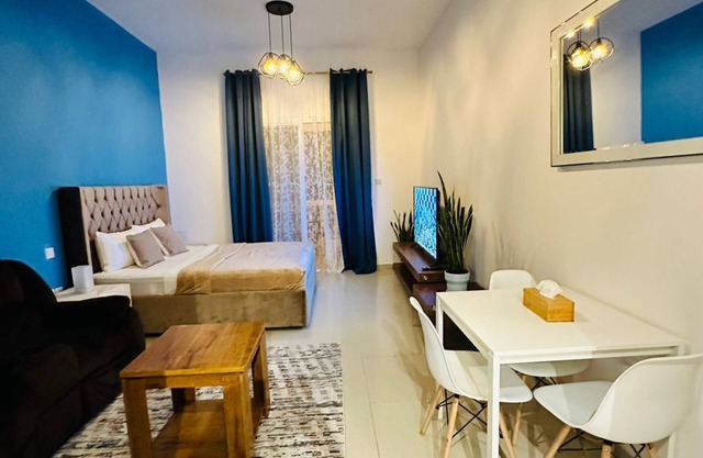 Cozy studio with WiFi and fitness room with stunning lagoon view