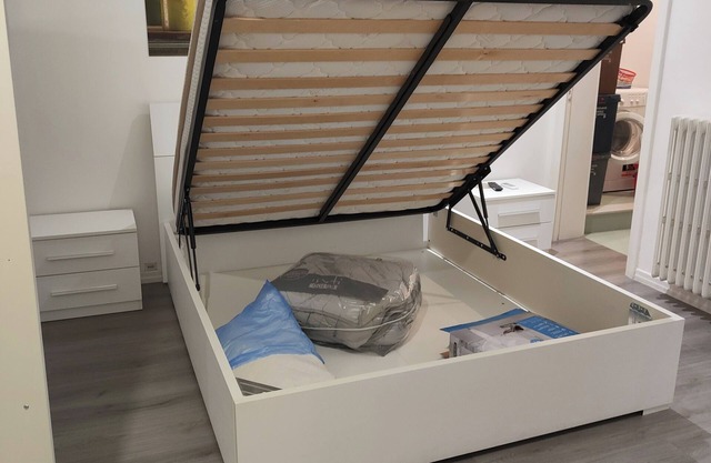 Cozy studio apartment within walking distance of historic baroque center: short term