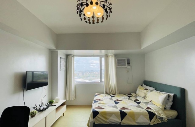 Cozy Studio at Avida Towers Atria with Pool Access