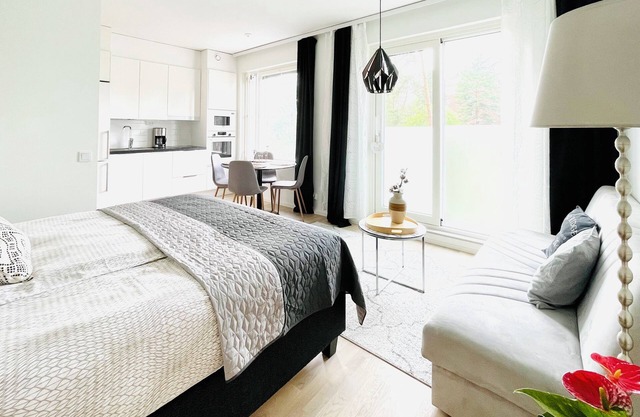 Cozy studio, close to Helsinki and shopping centern