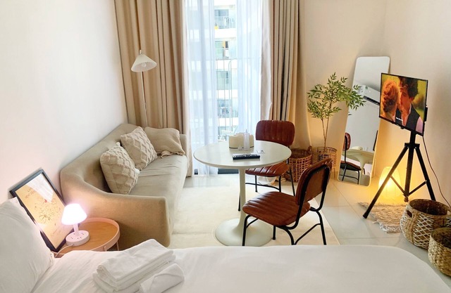 Cozy studio free big pool near Phu My Hung and Vivo City in district 7