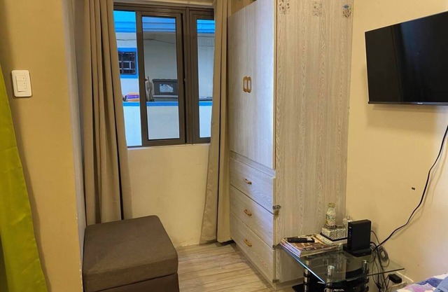 Cozy studio LG5 w/WIFI!