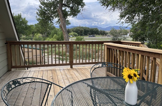Cozy Studio on Ranch with Mountain Views