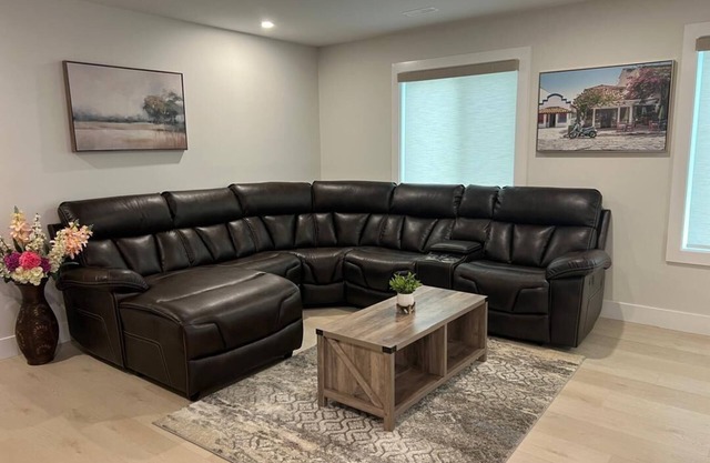 Cozy Suite in a New Division close to the University