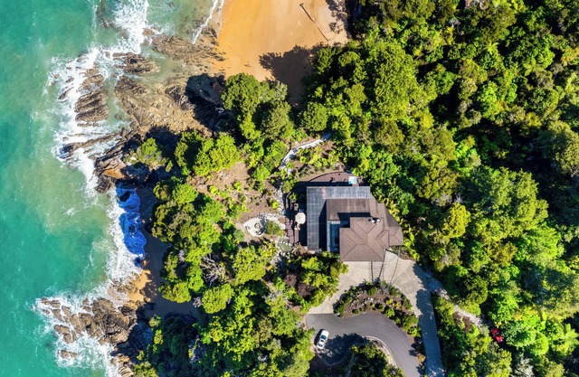 Cozy Suite - Ocean View & Private Beach