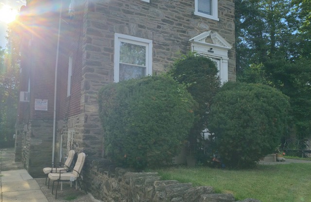 Cozy Sunny Studio near Einstein Hospital with Quick Access to Transit