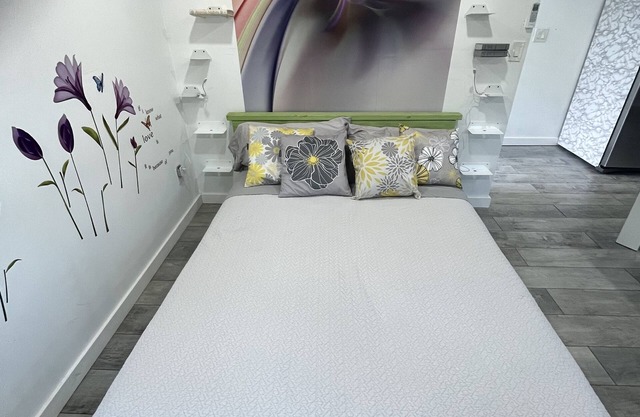 Cozy & SuperEquippedStudio Fort Lauderdale
