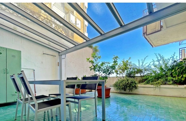 Cozy Terrace - One Bedroom Apartment, Sleeps 4
