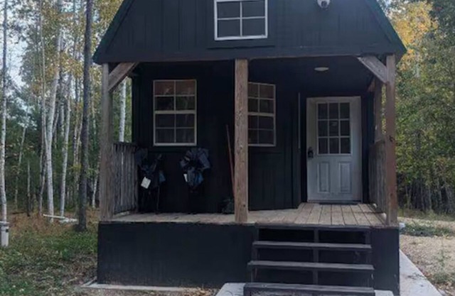 Cozy Tiny Cabin Near Leech Lake complete with Firepit + Trails