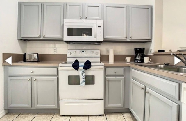 Cozy townhouse close to all attractions