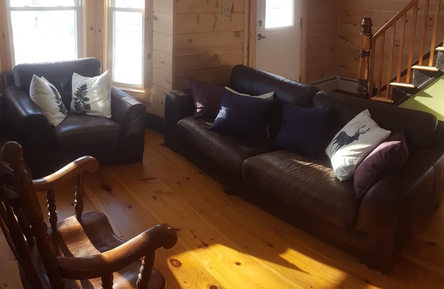 Cozy Townhouse near Jay Peak Ski Resort - Newly Renovated