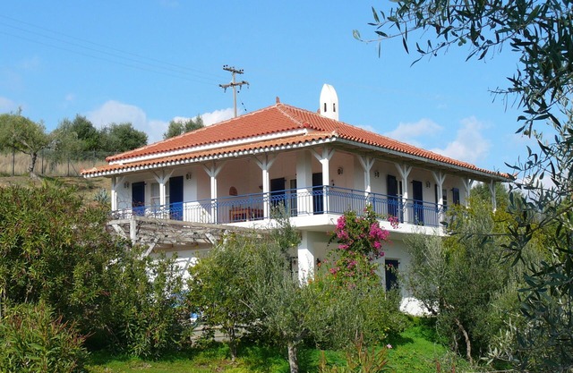 cozy traditional Greek holiday home with sea views in Finikounda
