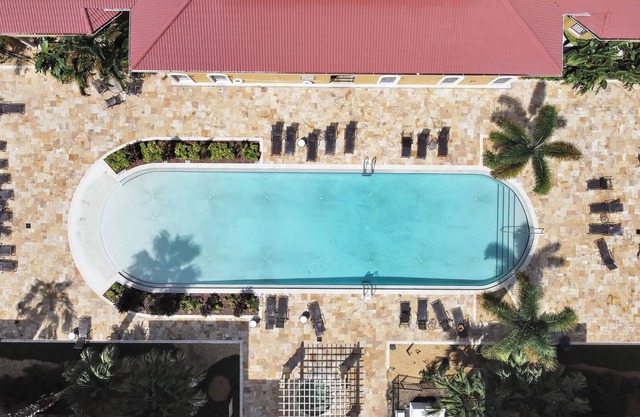 COZY TRAVEL PROFESSIONAL GETAWAY NEAR THE WATER