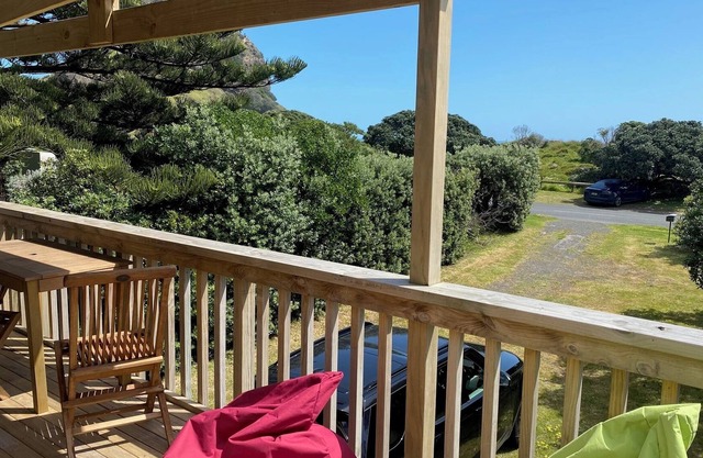 Cozy Two Bed Beachfront Bach at North Piha